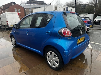 Used Toyota AYGO 2011 for sale - 77697800: Photo