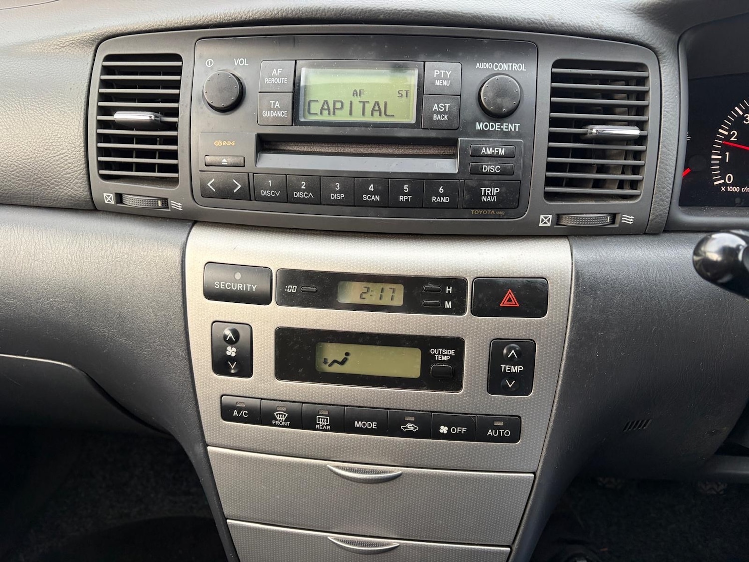 Used Toyota Corolla 2004 for sale - 76946086: Photo 9