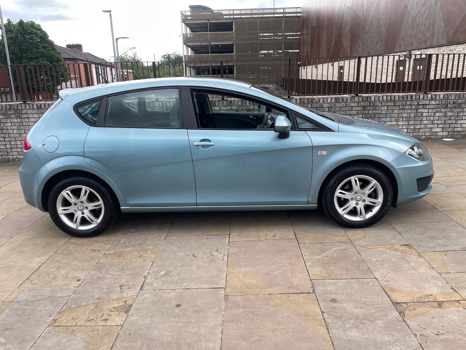 Used SEAT Leon 2010 for sale - 76364100: Photo 2