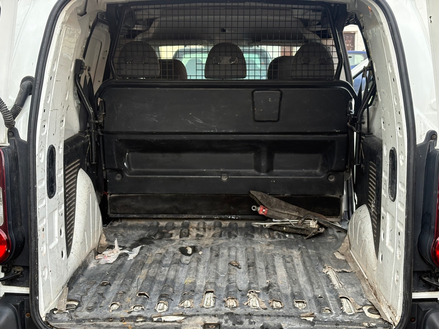 Used Peugeot Partner 2015 for sale - 77613615: Photo 10