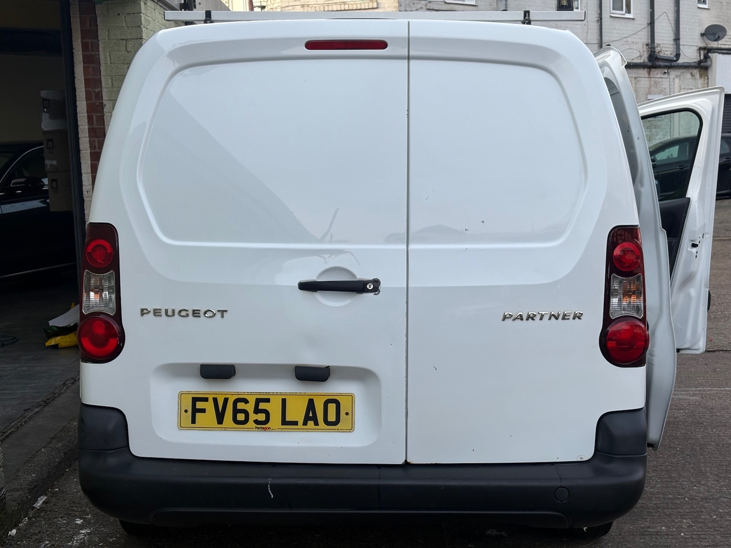 Used Peugeot Partner 2015 for sale - 77613615: Photo 4