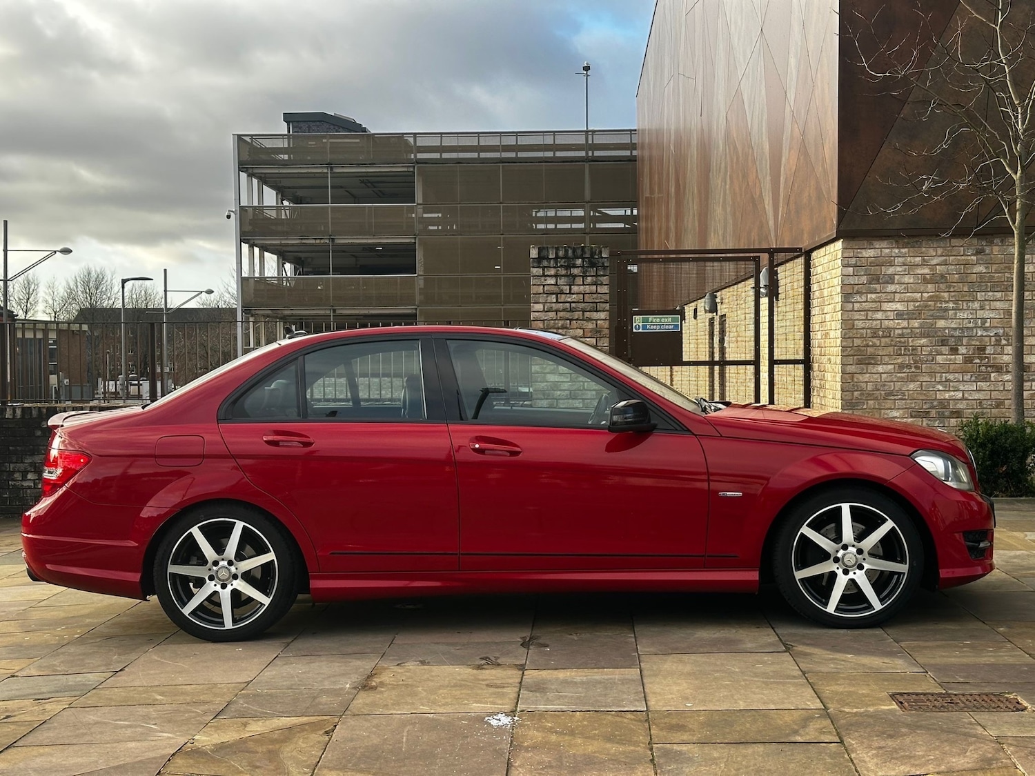Used Mercedes-Benz C Class 2012 for sale - 77006192: Photo 2