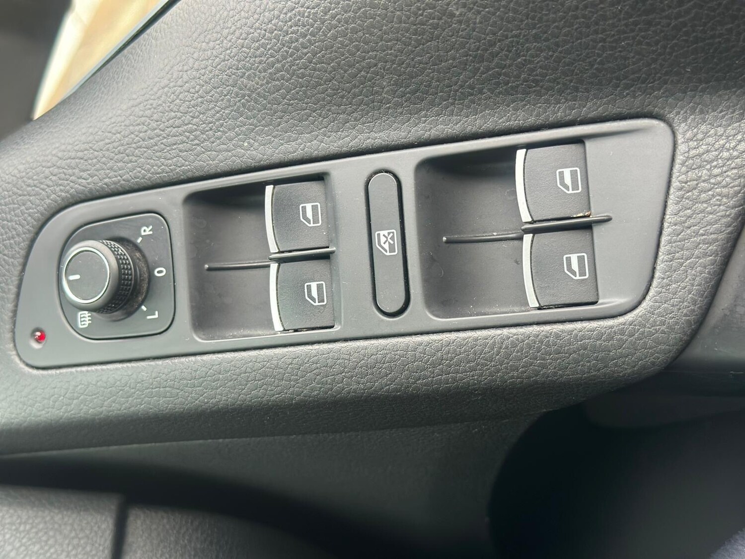 Used Volkswagen Tiguan 2015 for sale - 76589737: Photo 10