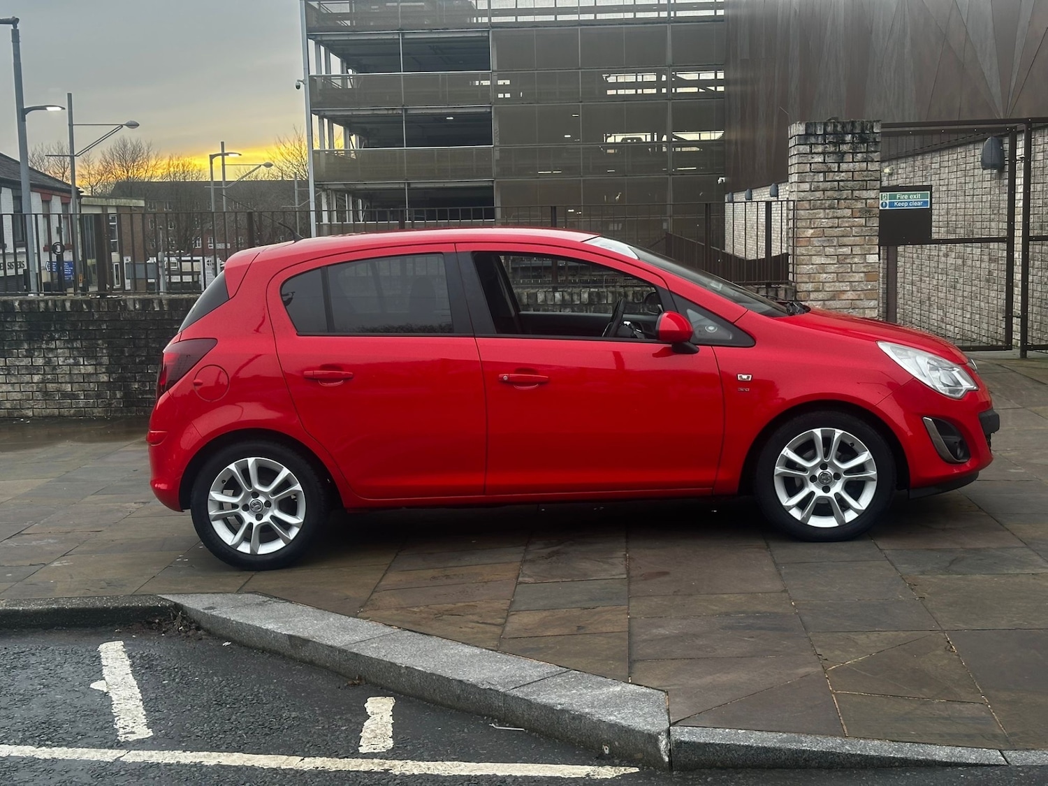 Used Vauxhall Corsa 2011 for sale - 77214736: Photo 2