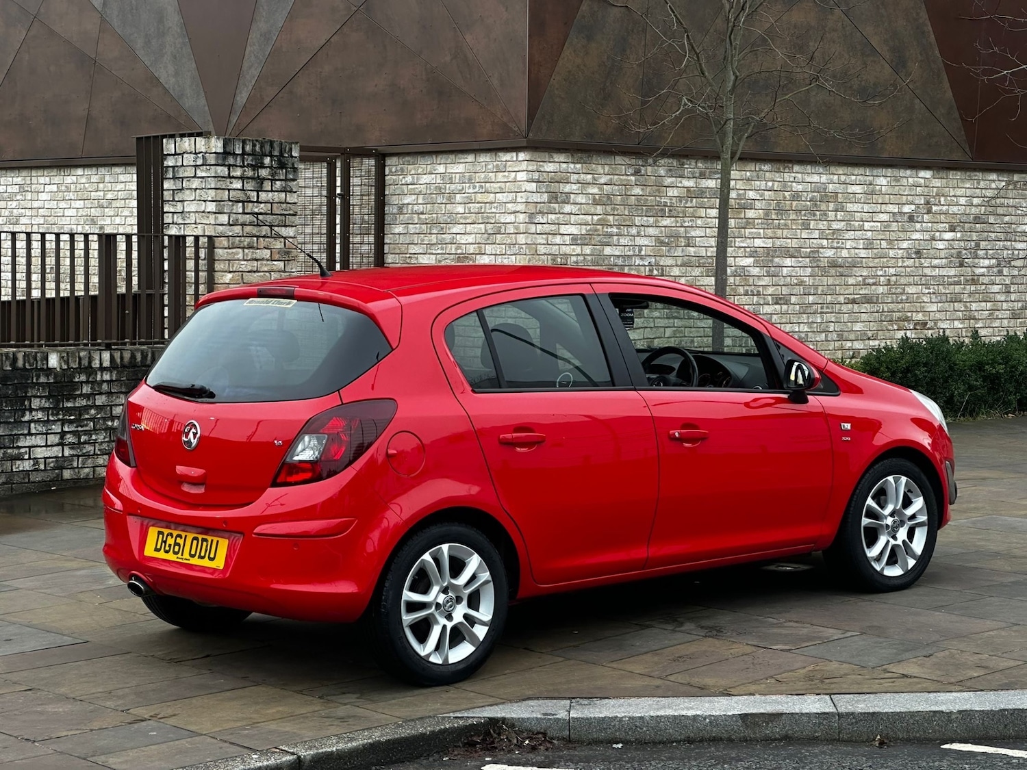 Used Vauxhall Corsa 2011 for sale - 77214736: Photo 3