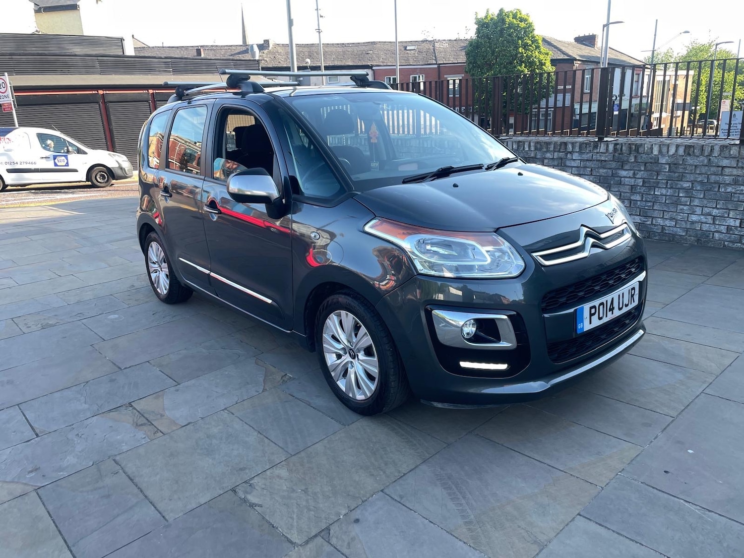 Used Citroen C3 Picasso 2014 for sale - 76659433: Photo 1