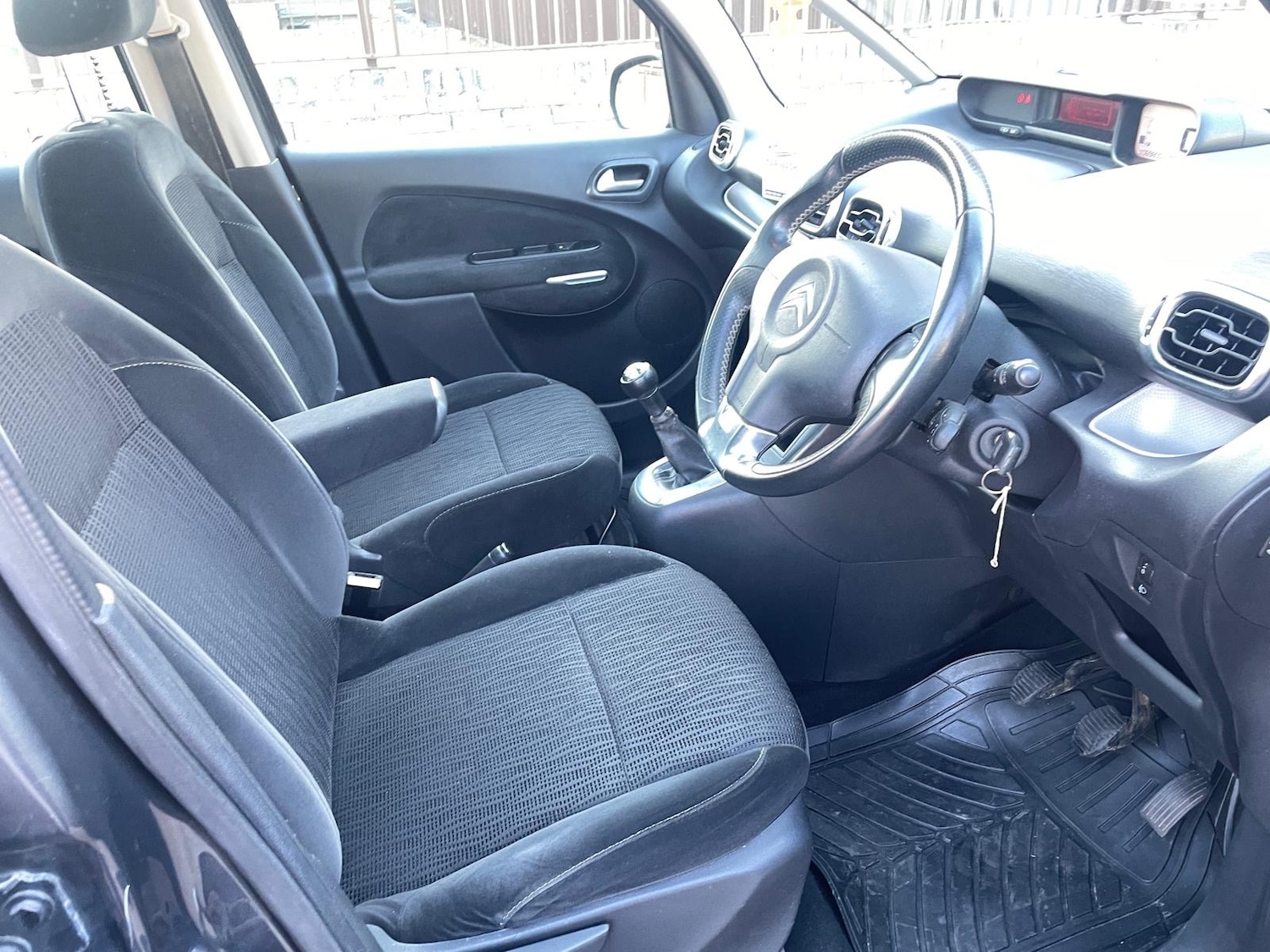 Used Citroen C3 Picasso 2014 for sale - 76659433: Photo 8