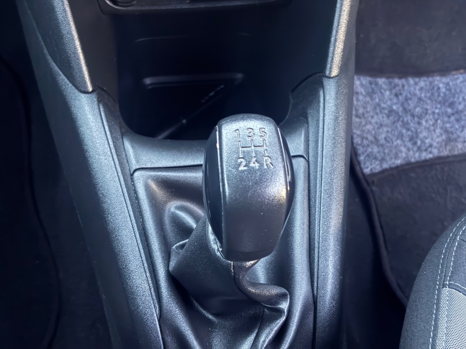 Used Peugeot 208 2014 for sale - 76750265: Photo 17