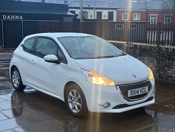 Used Peugeot 208 2014 for sale - 76750265: Photo