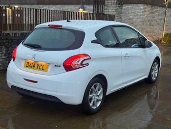 Used Peugeot 208 2014 for sale - 76750265: Photo