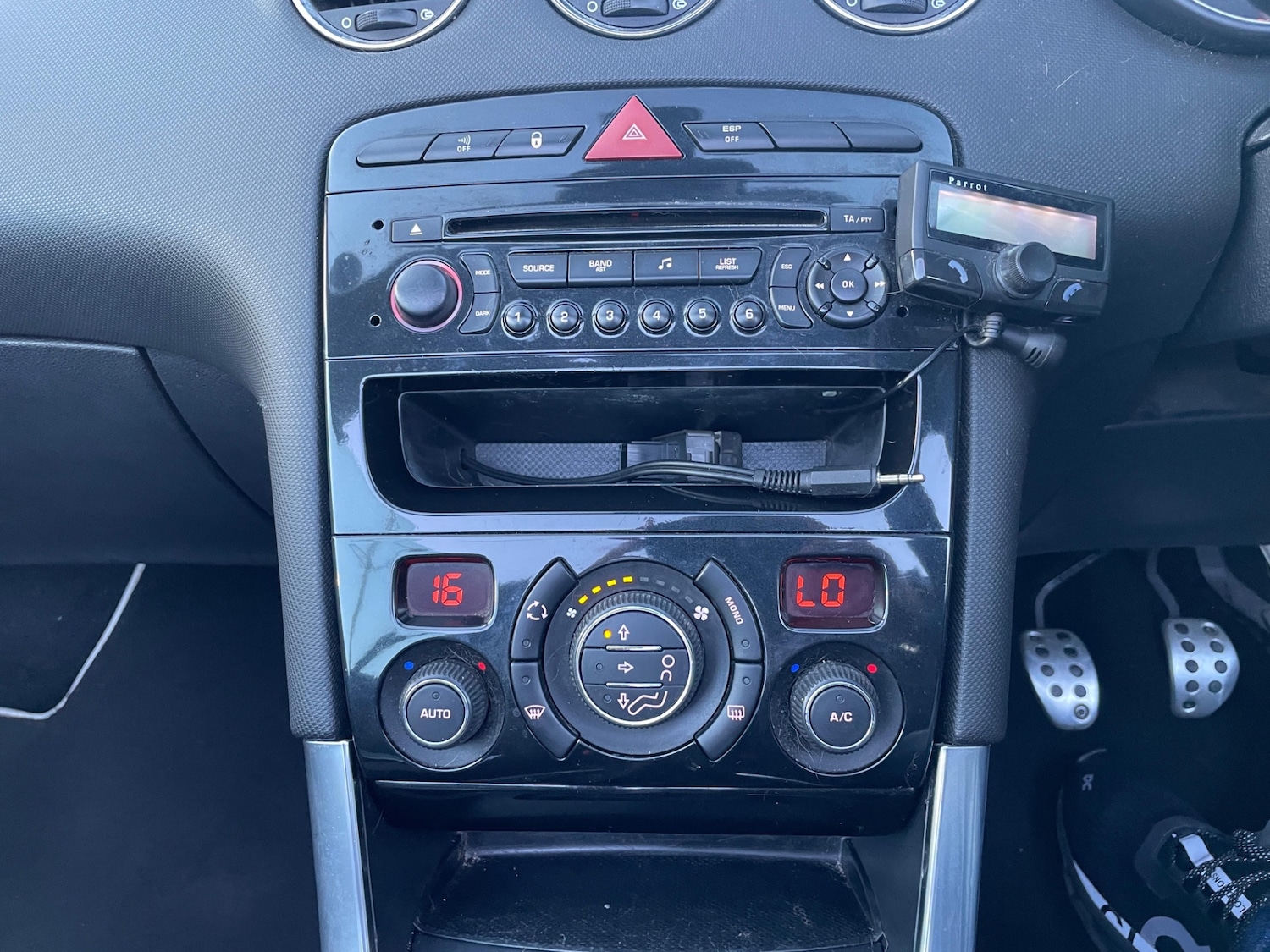 Used Peugeot 308 2011 for sale - 77525186: Photo 10