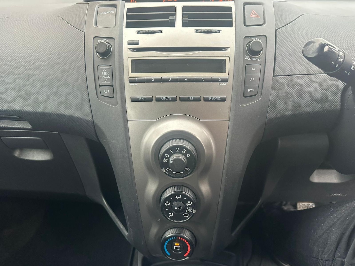 Used Toyota Yaris 2010 for sale - 76900097: Photo 6