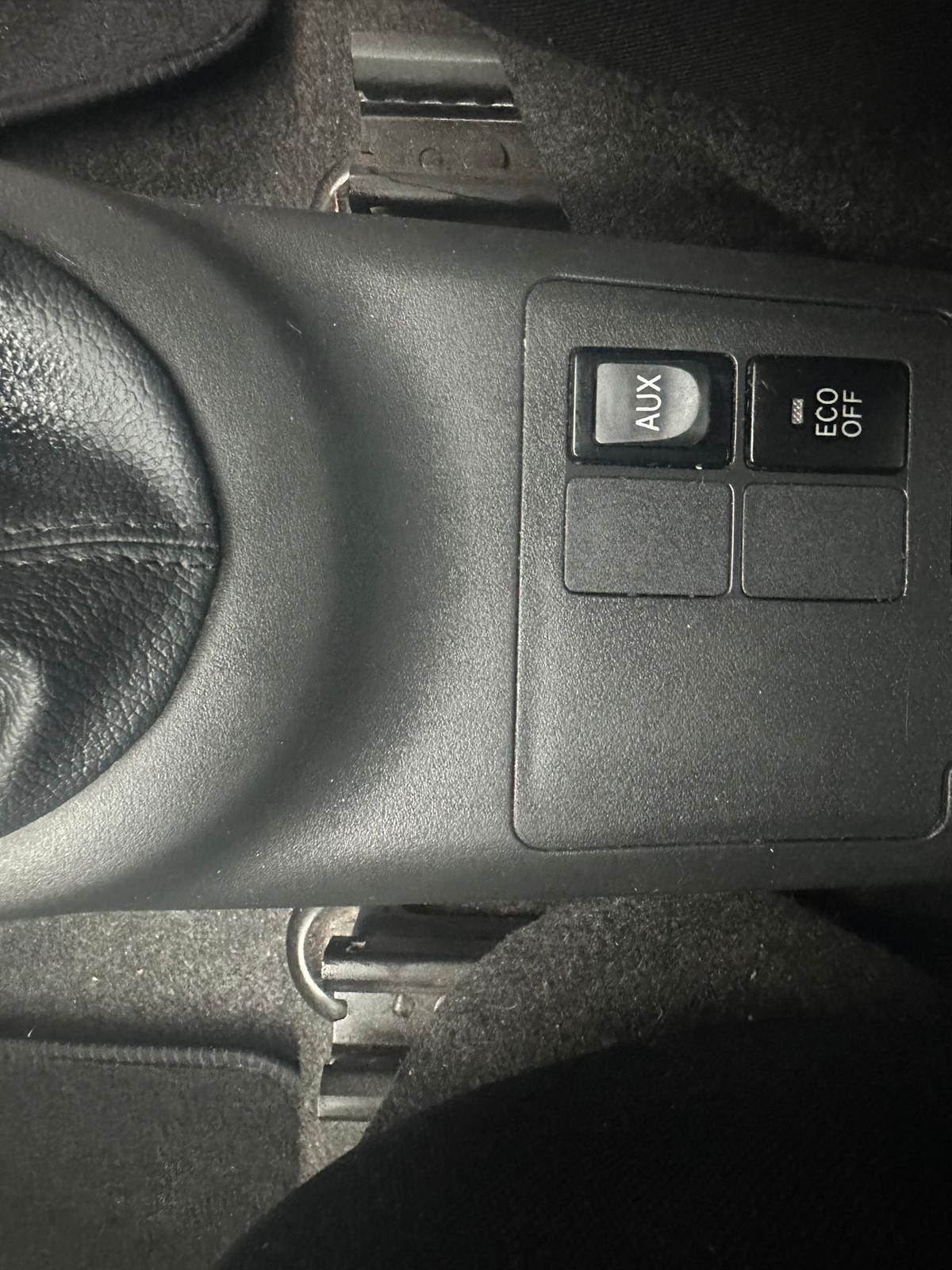 Used Toyota Yaris 2010 for sale - 76900097: Photo 7