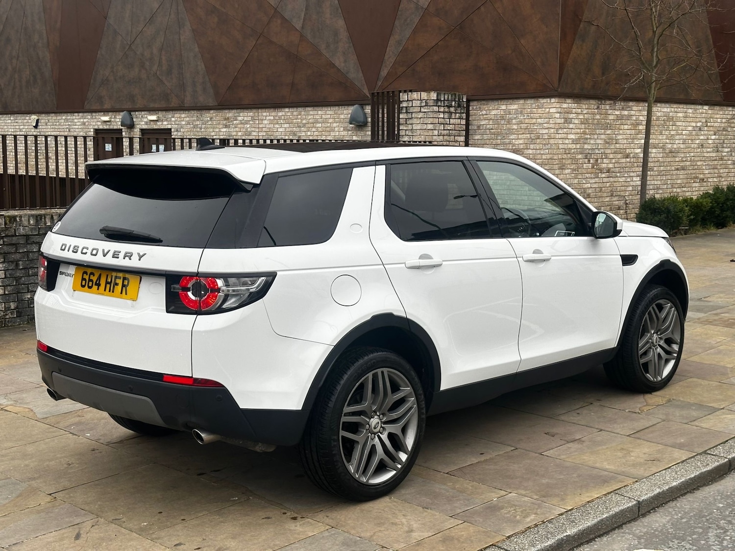 Used Land Rover Discovery Sport 2015 for sale - 77709163: Photo 4