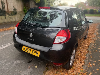 Used Renault Clio 2010 for sale - 76261815: Photo