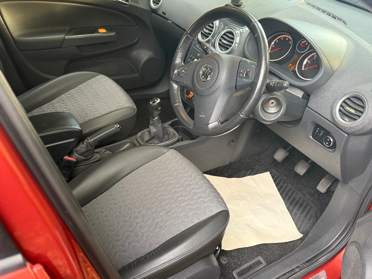 Used Vauxhall Corsa 2012 for sale - 76309617: Photo 9