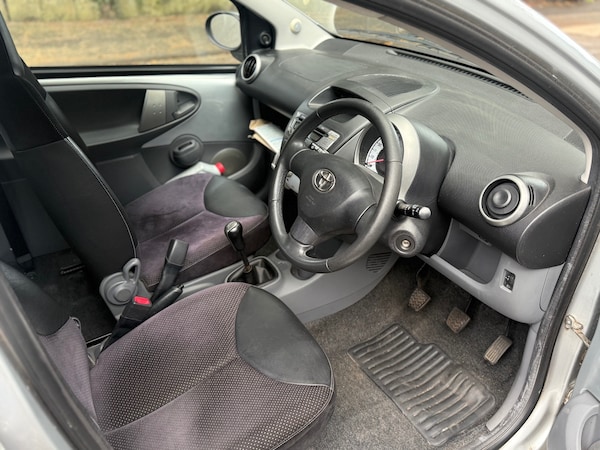 Used Toyota AYGO 2011 for sale - 75376615: Photo 5