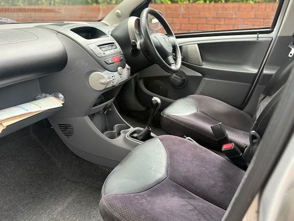 Used Toyota AYGO 2011 for sale - 75376615: Photo 6