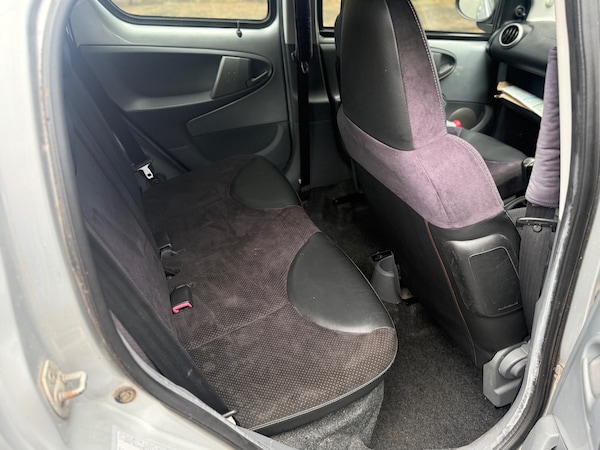 Used Toyota AYGO 2011 for sale - 75376615: Photo 7