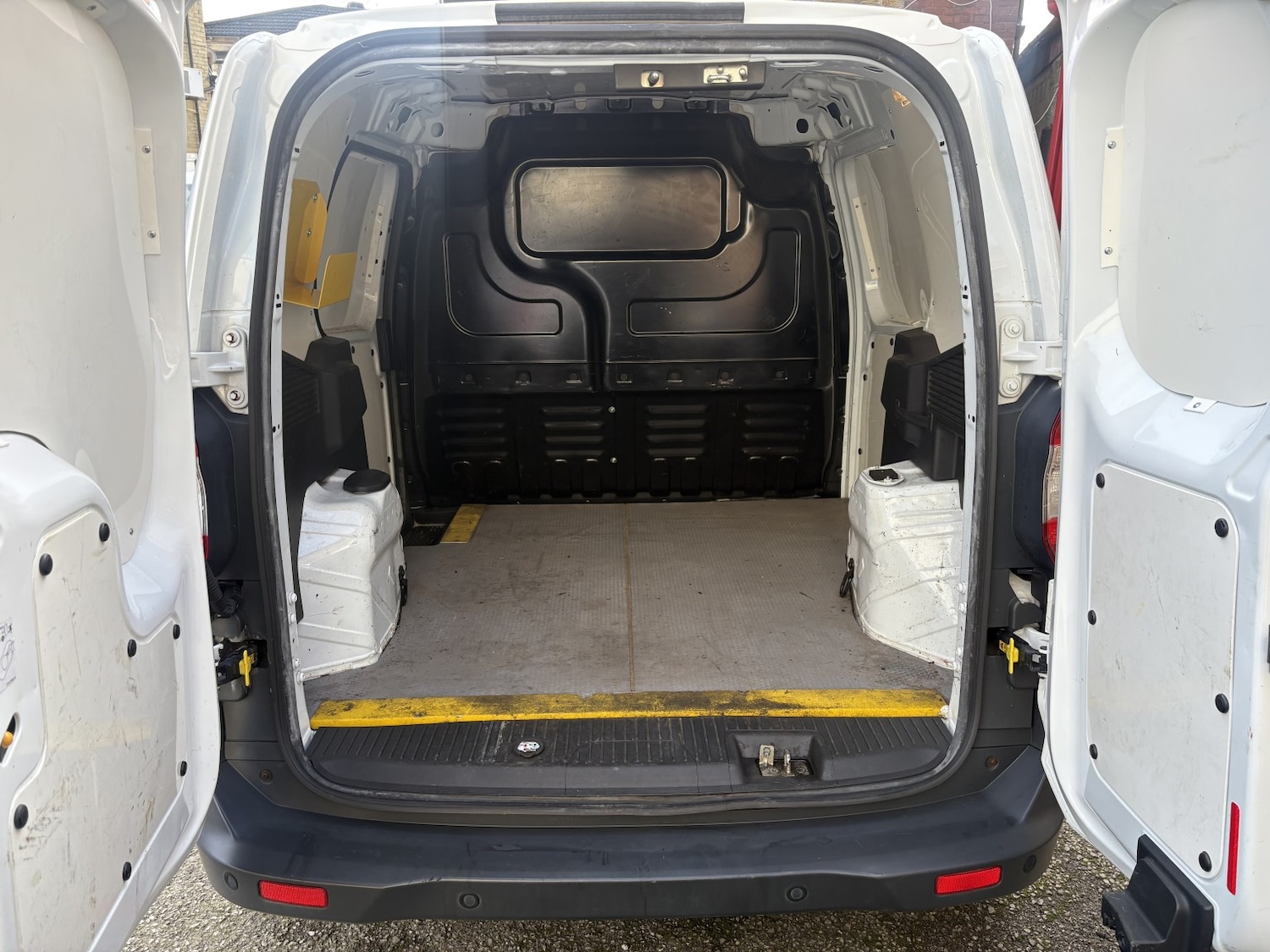 Used Ford Transit Courier 2018 for sale - 78131592: Photo 13