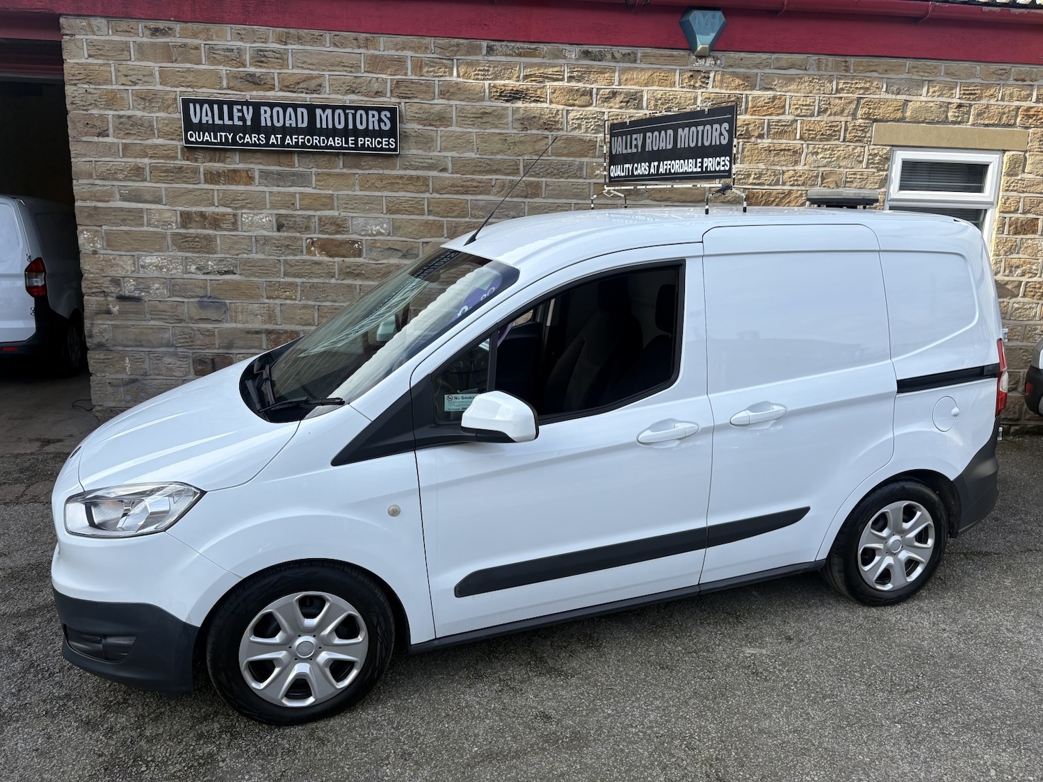 Used Ford Transit Courier 2018 for sale - 78131592: Photo 3