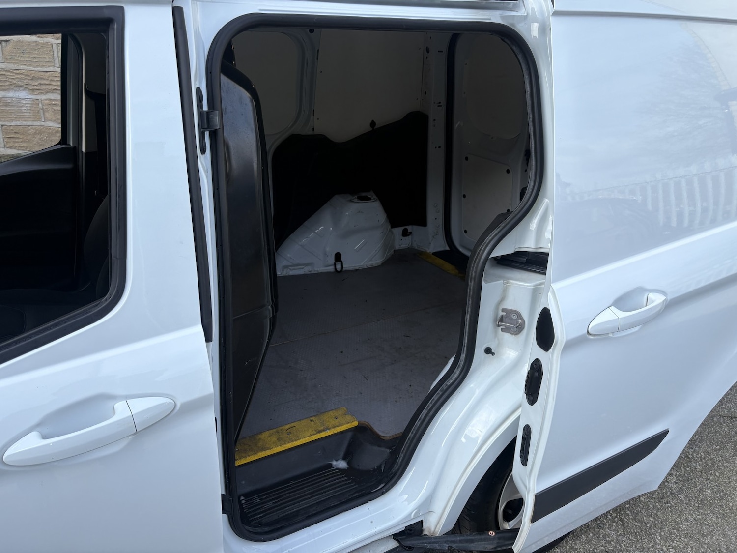 Used Ford Transit Courier 2018 for sale - 78131592: Photo 36