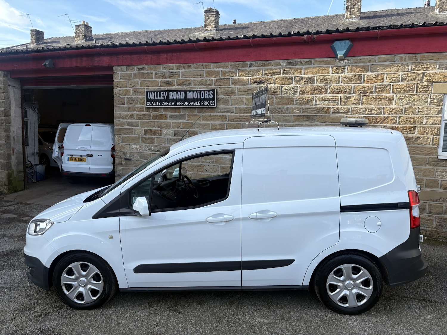 Used Ford Transit Courier 2018 for sale - 78131592: Photo 6