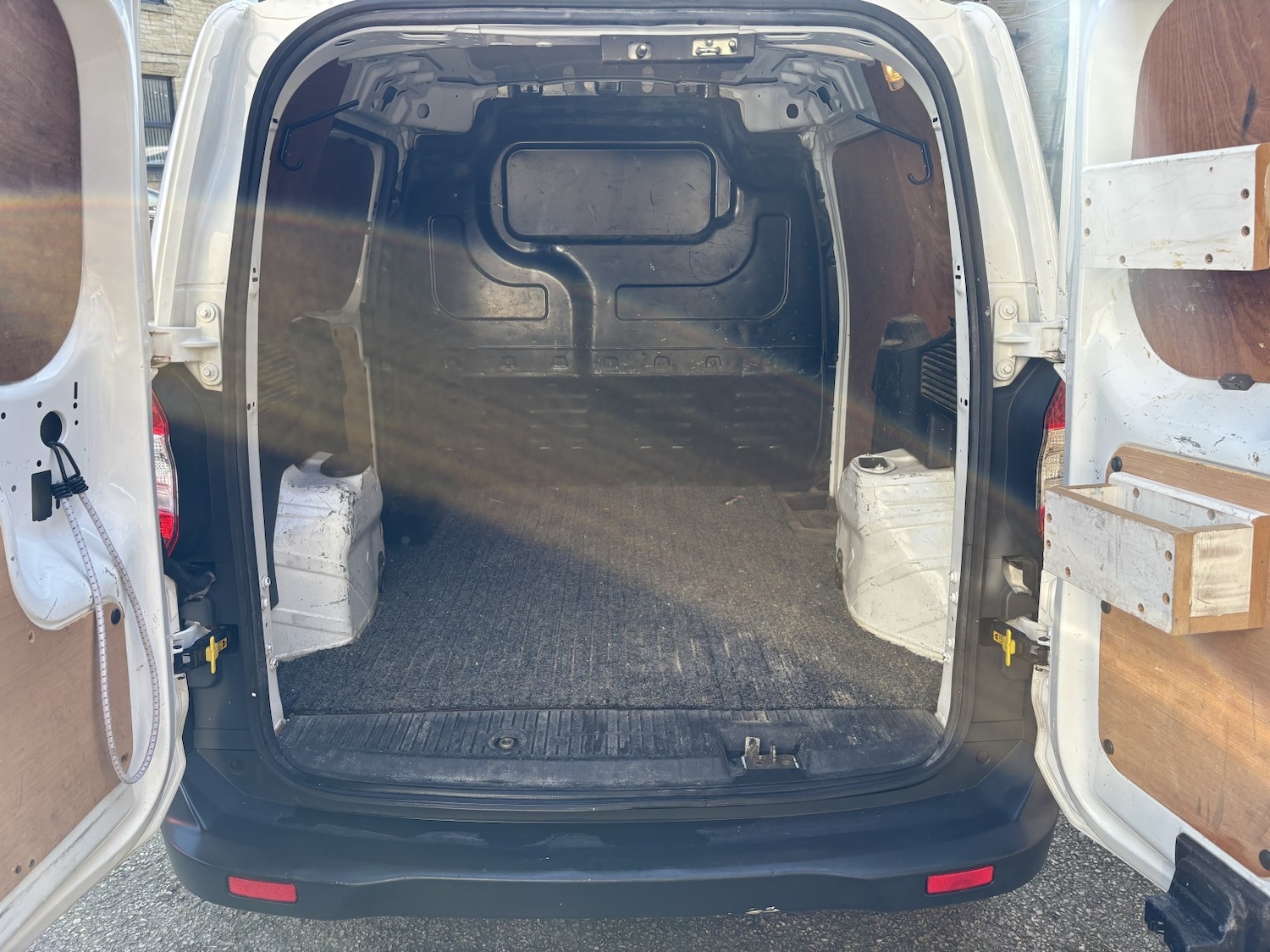 Used Ford Transit Courier 2017 for sale - 78131584: Photo 18