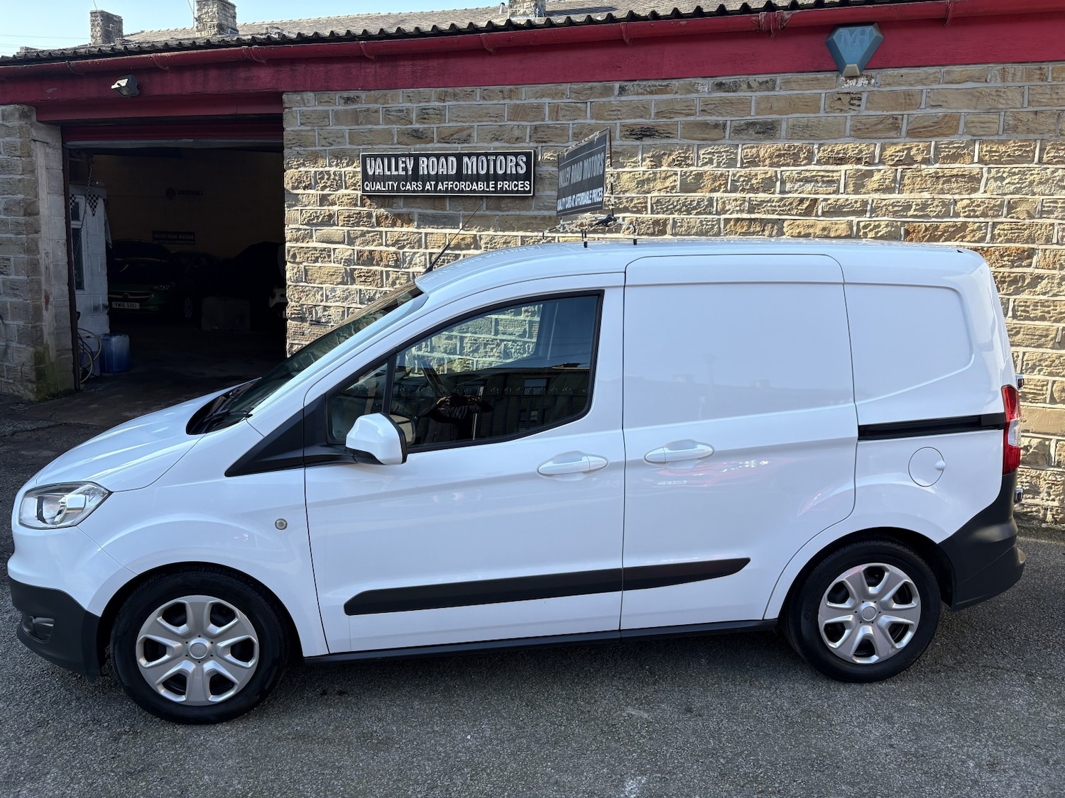 Used Ford Transit Courier 2017 for sale - 78131584: Photo 3