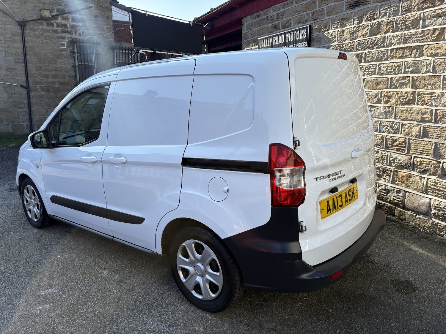 Used Ford Transit Courier 2017 for sale - 78131584: Photo 8