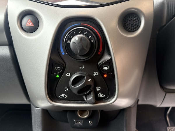 Used Peugeot 108 2017 for sale - 76286992: Photo 23