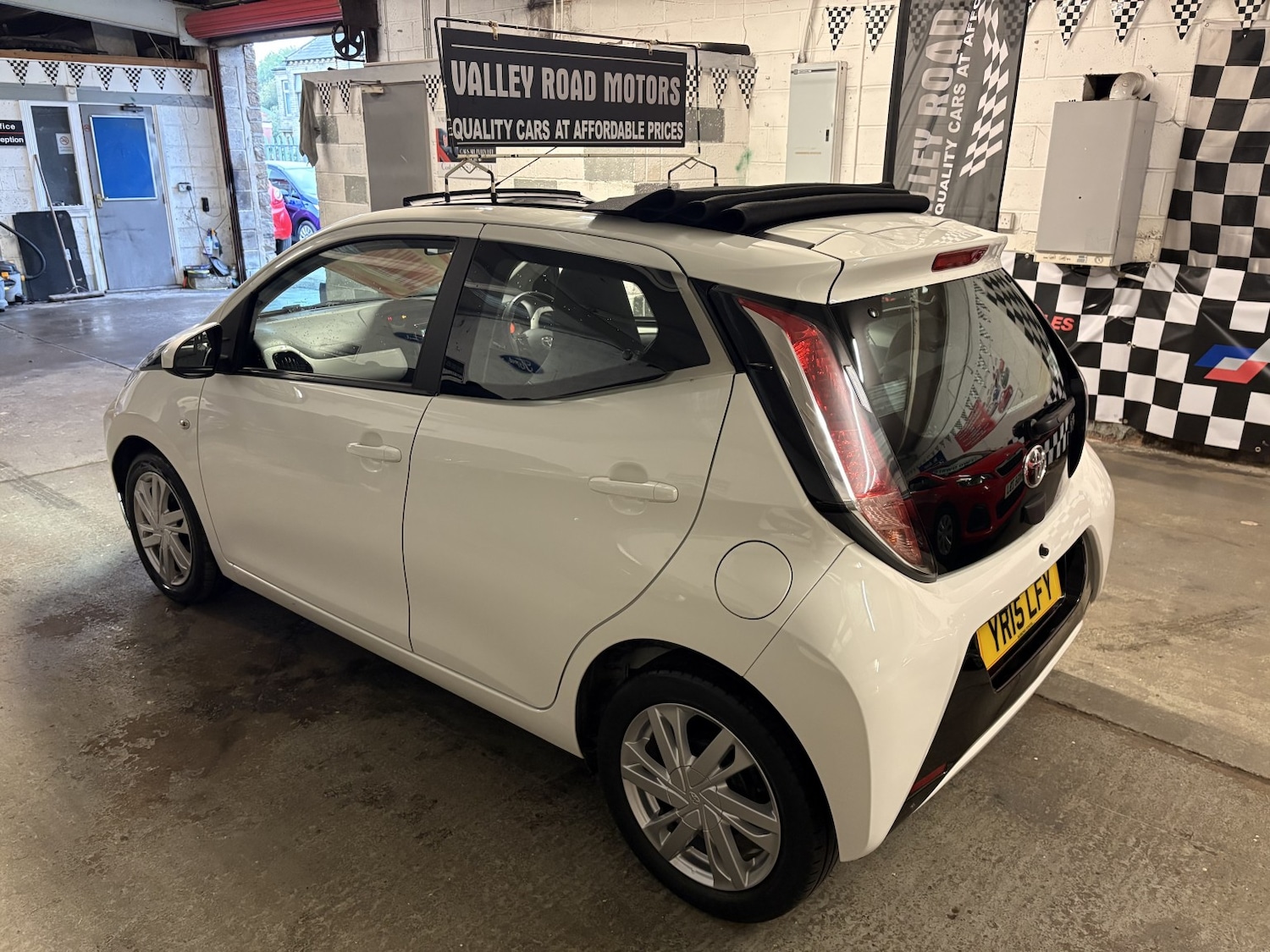 Used Toyota AYGO 2015 for sale - 76769620: Photo 10