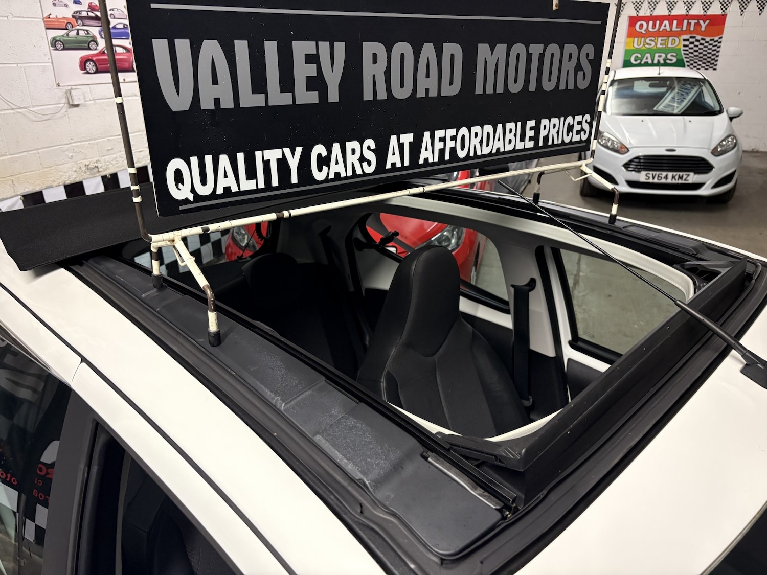 Used Toyota AYGO 2015 for sale - 76769620: Photo 12