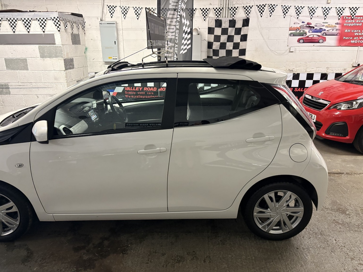 Used Toyota AYGO 2015 for sale - 76769620: Photo 18