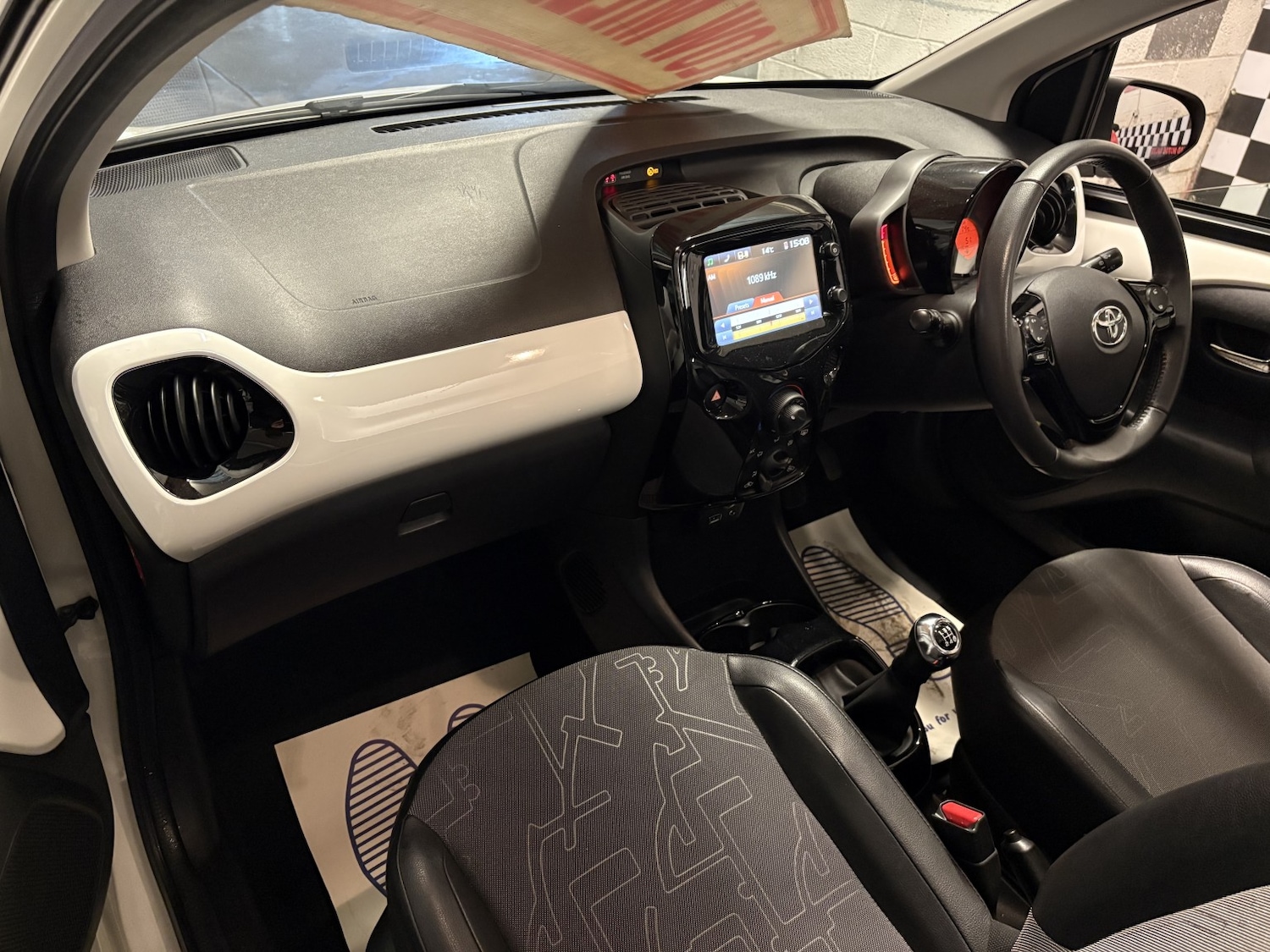 Used Toyota AYGO 2015 for sale - 76769620: Photo 22