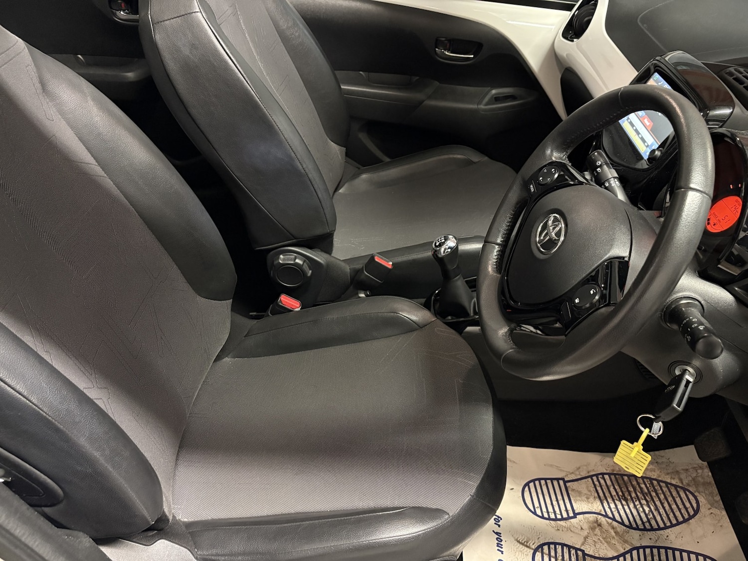 Used Toyota AYGO 2015 for sale - 76769620: Photo 24