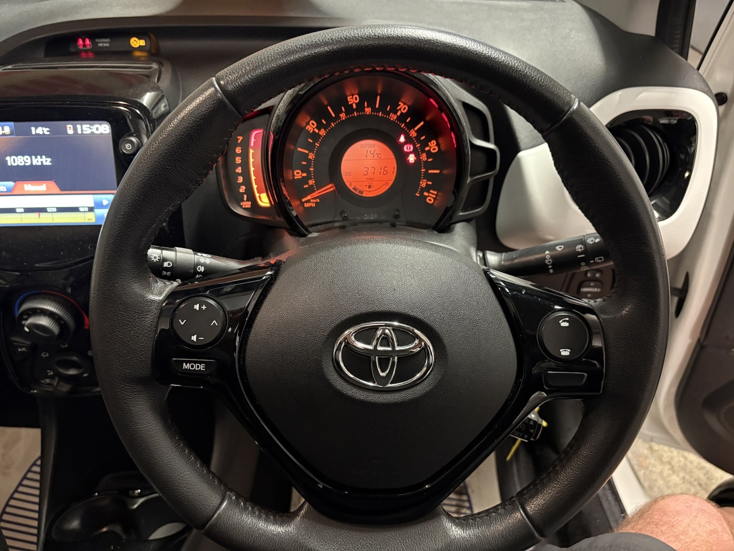 Used Toyota AYGO 2015 for sale - 76769620: Photo 26