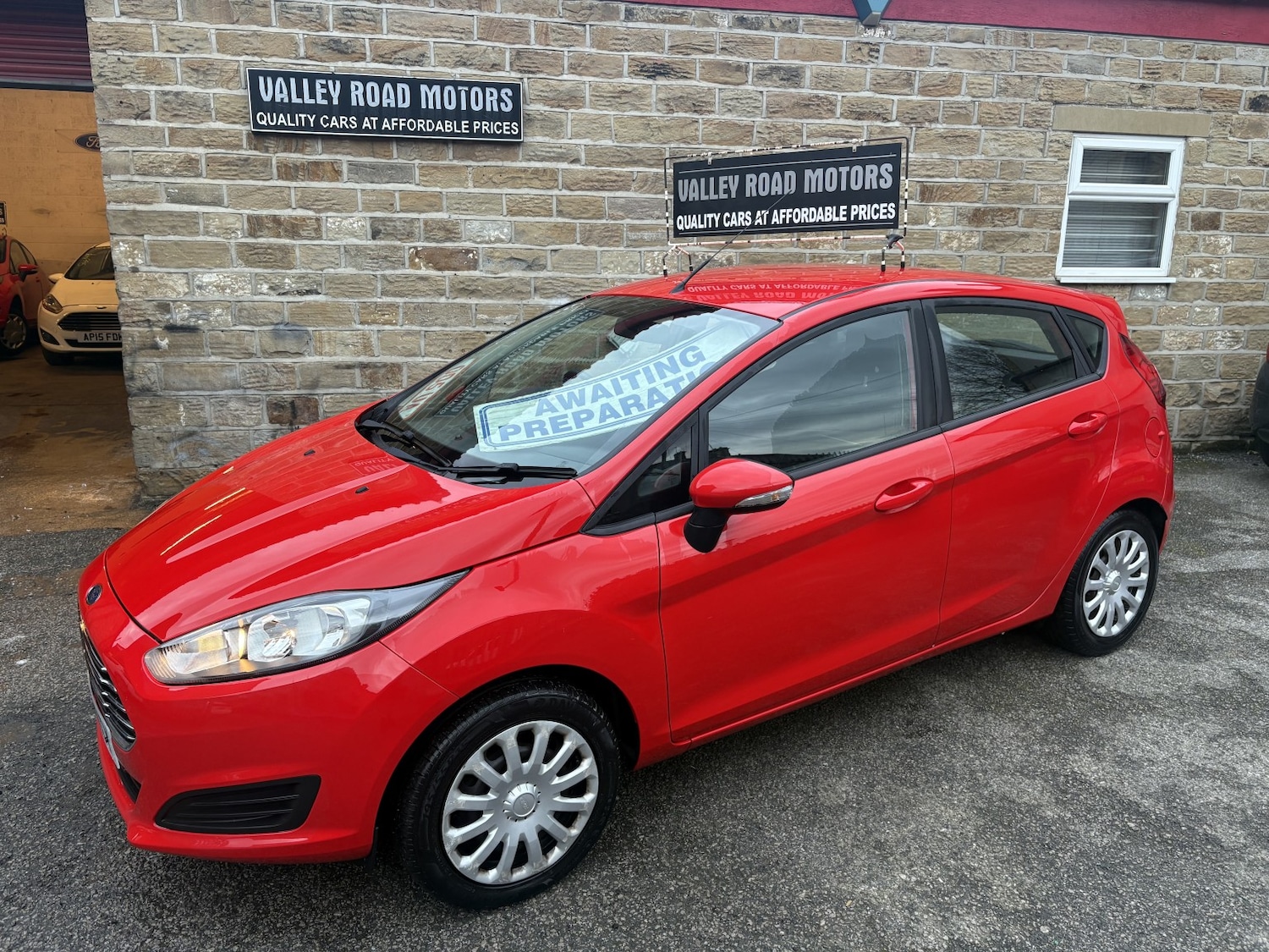 Used Ford Fiesta 2015 for sale - 76821610: Photo 2
