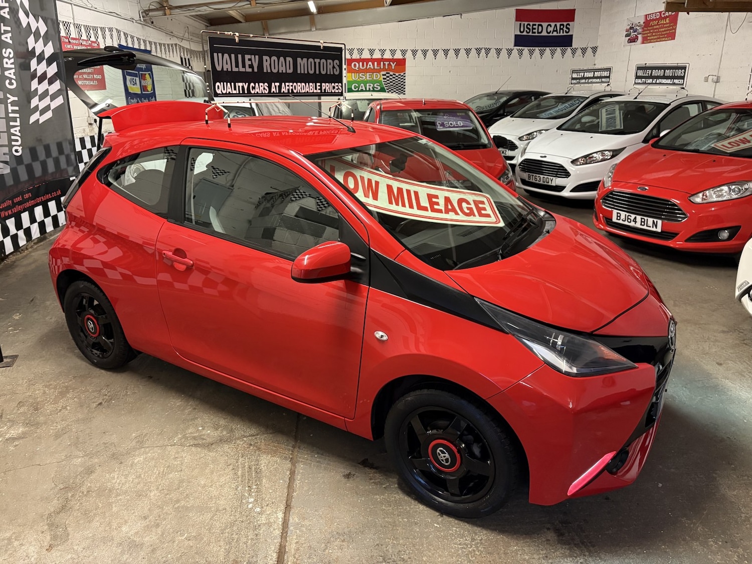 Used Toyota AYGO 2016 for sale - 76559943: Photo 2
