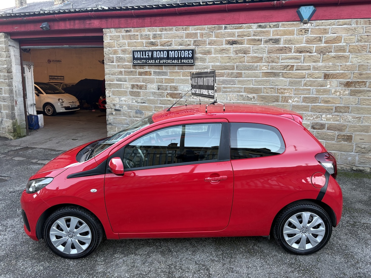 Used Peugeot 108 2015 for sale - 76918459: Photo 3