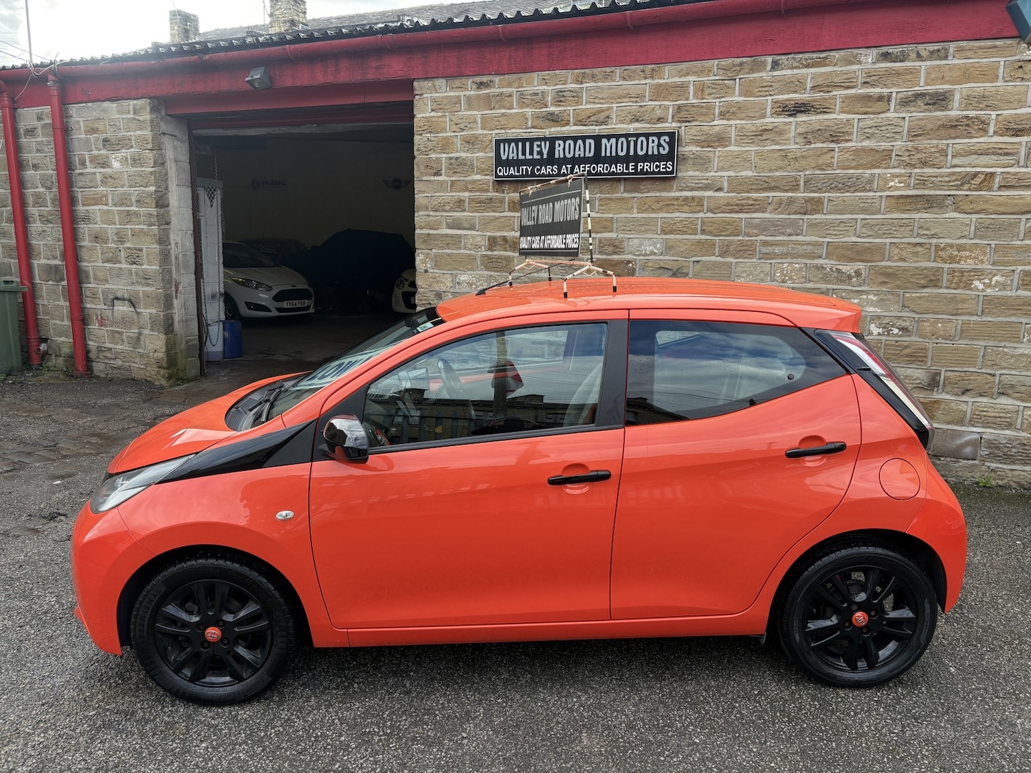 Used Toyota AYGO 2014 for sale - 76334775: Photo 3