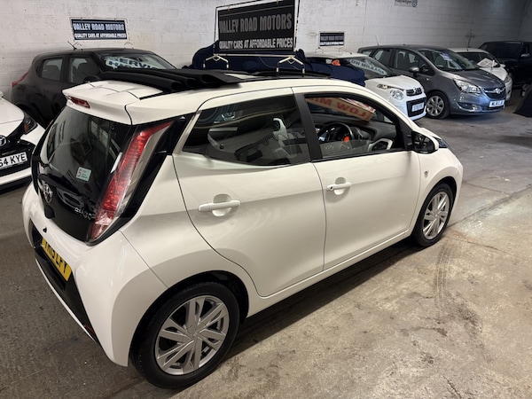 Used Toyota AYGO 2015 for sale - 76299099: Photo 11
