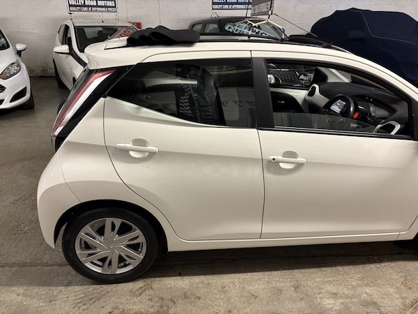 Used Toyota AYGO 2015 for sale - 76299099: Photo 15