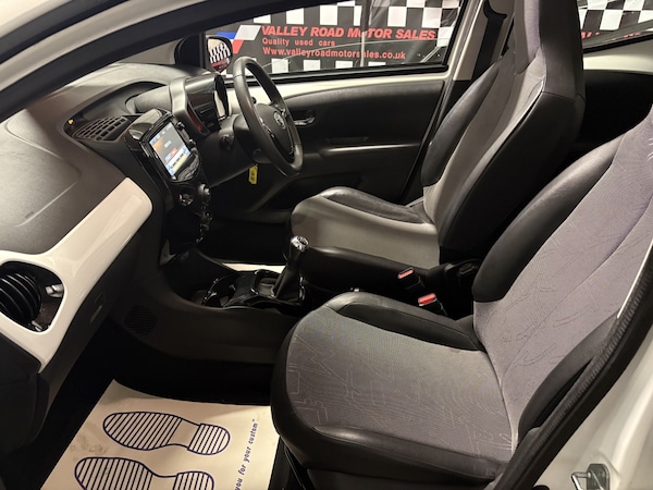 Used Toyota AYGO 2015 for sale - 76299099: Photo 19