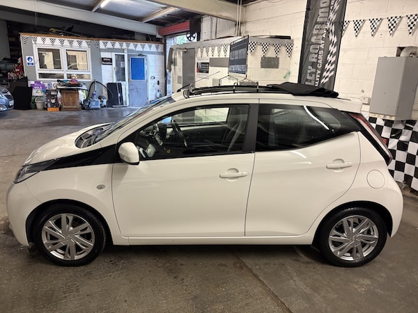 Used Toyota AYGO 2015 for sale - 76299099: Photo 9
