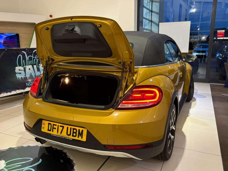 Used Volkswagen Beetle 2017 for sale - 77225785: Photo 17