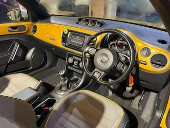 Used Volkswagen Beetle 2017 for sale - 77225785: Photo