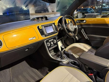 Used Volkswagen Beetle 2017 for sale - 77225785: Photo