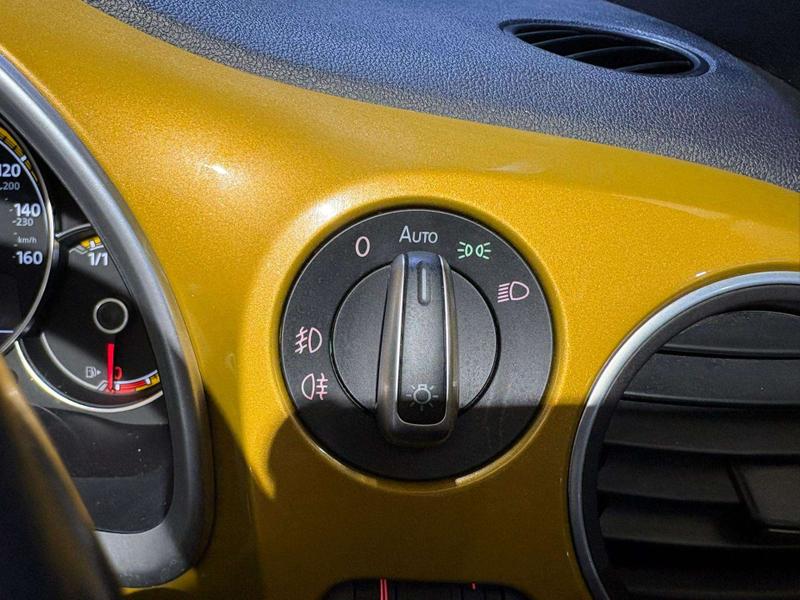 Used Volkswagen Beetle 2017 for sale - 77505661: Photo 32