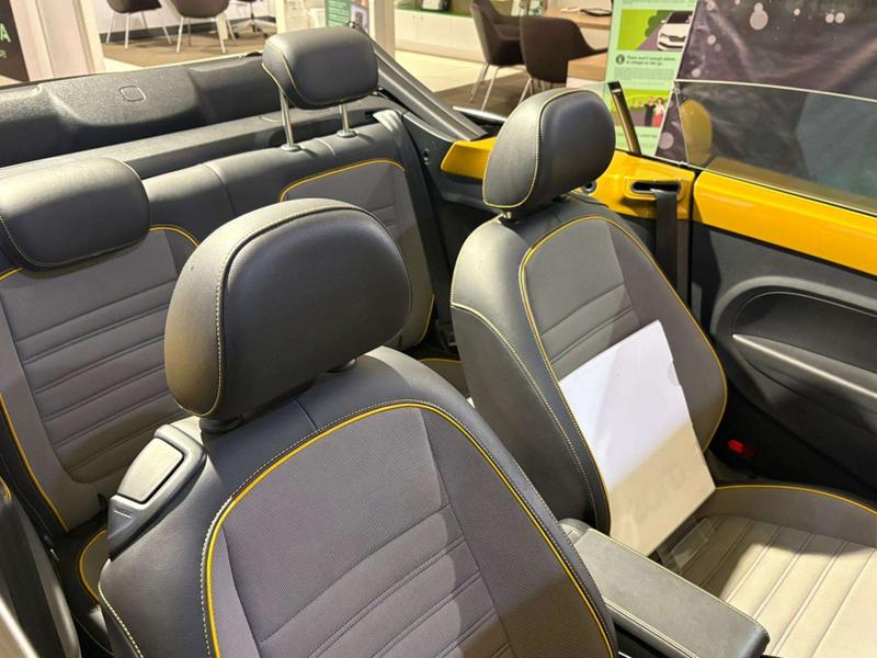 Used Volkswagen Beetle 2017 for sale - 77505661: Photo 33